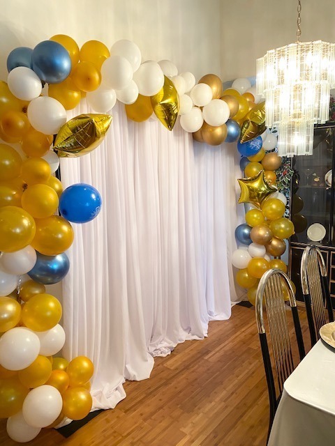Balloon Garland with Backdrop - Image 6