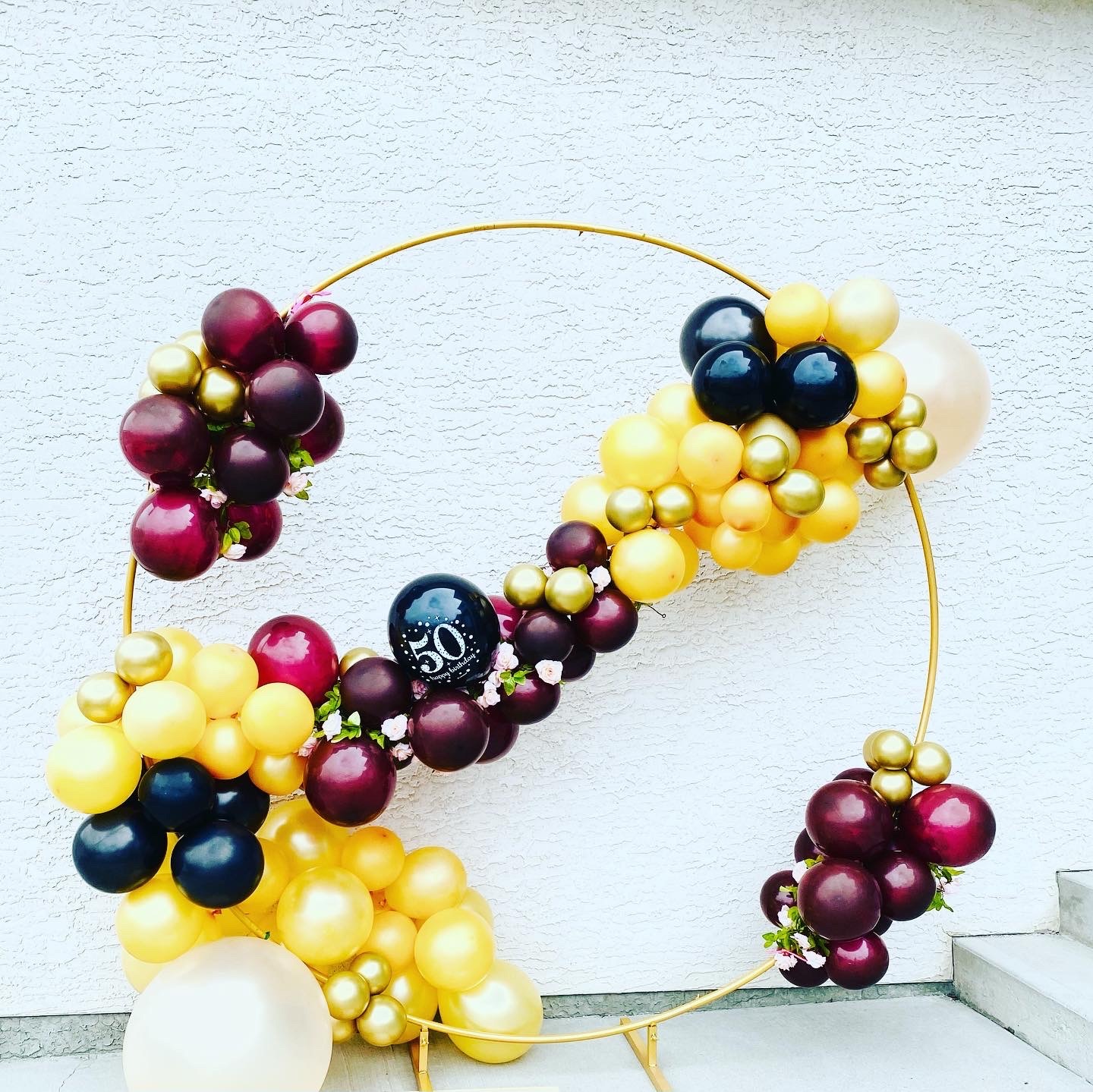 Balloon Garland with Backdrop - Image 3